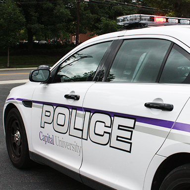 热博体育 Police car